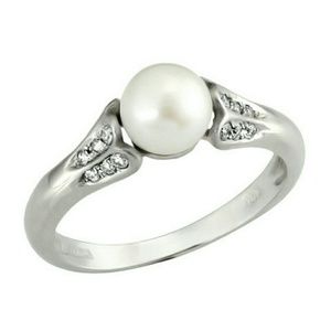 14k white gold engagement ring with diamond accent